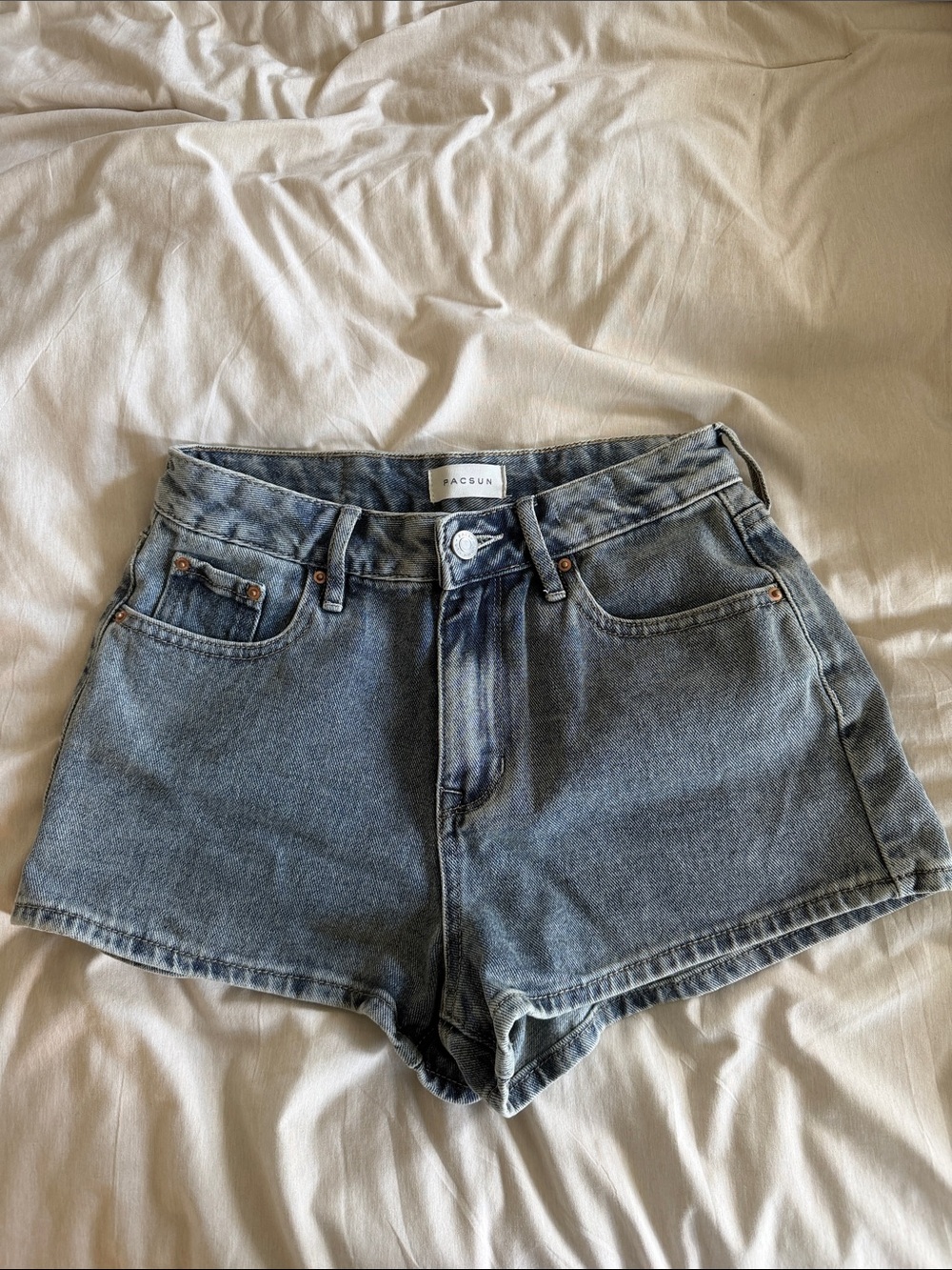 PacSun Women's Mid-Rise Light Wash Denim Shorts